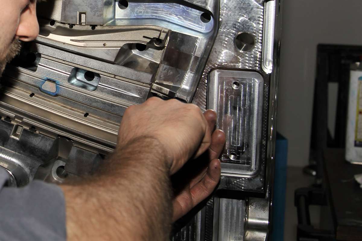 Cosmac - Produzione - Assemblaggio