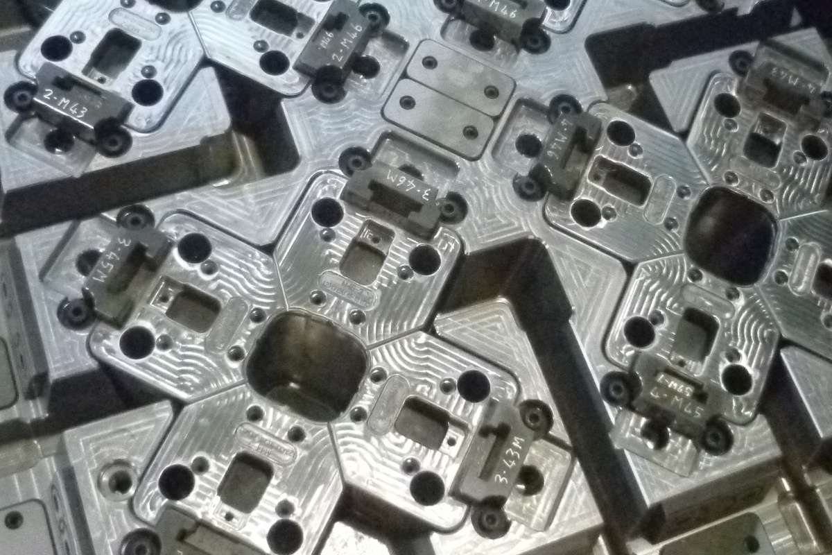 Cosmac - Produzione - Assemblaggio
