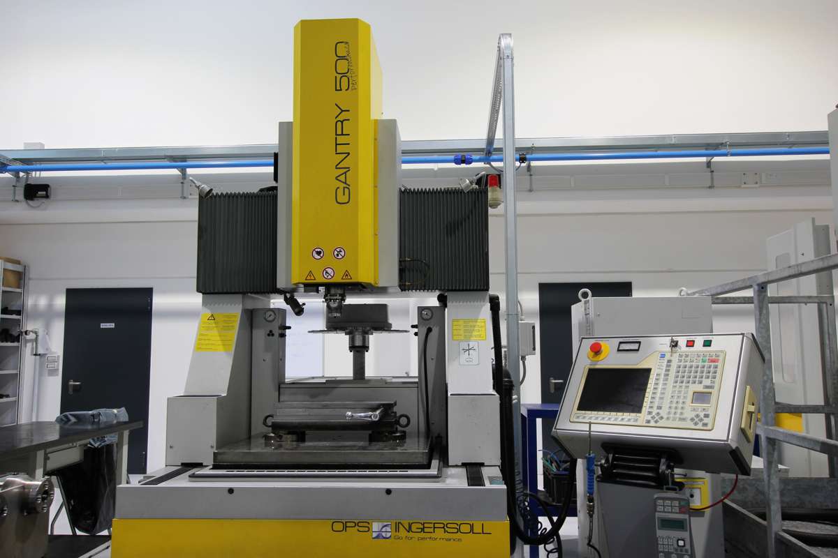 Cosmac - Produzione - Elettroerosione - INGERSOLL GANTRY 500