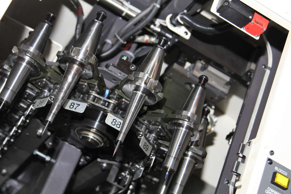 Cosmac - Produzione - Fresatura - YASDA YBM950 